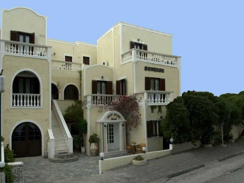 Hotel Sunrise Тира Экстерьер фото